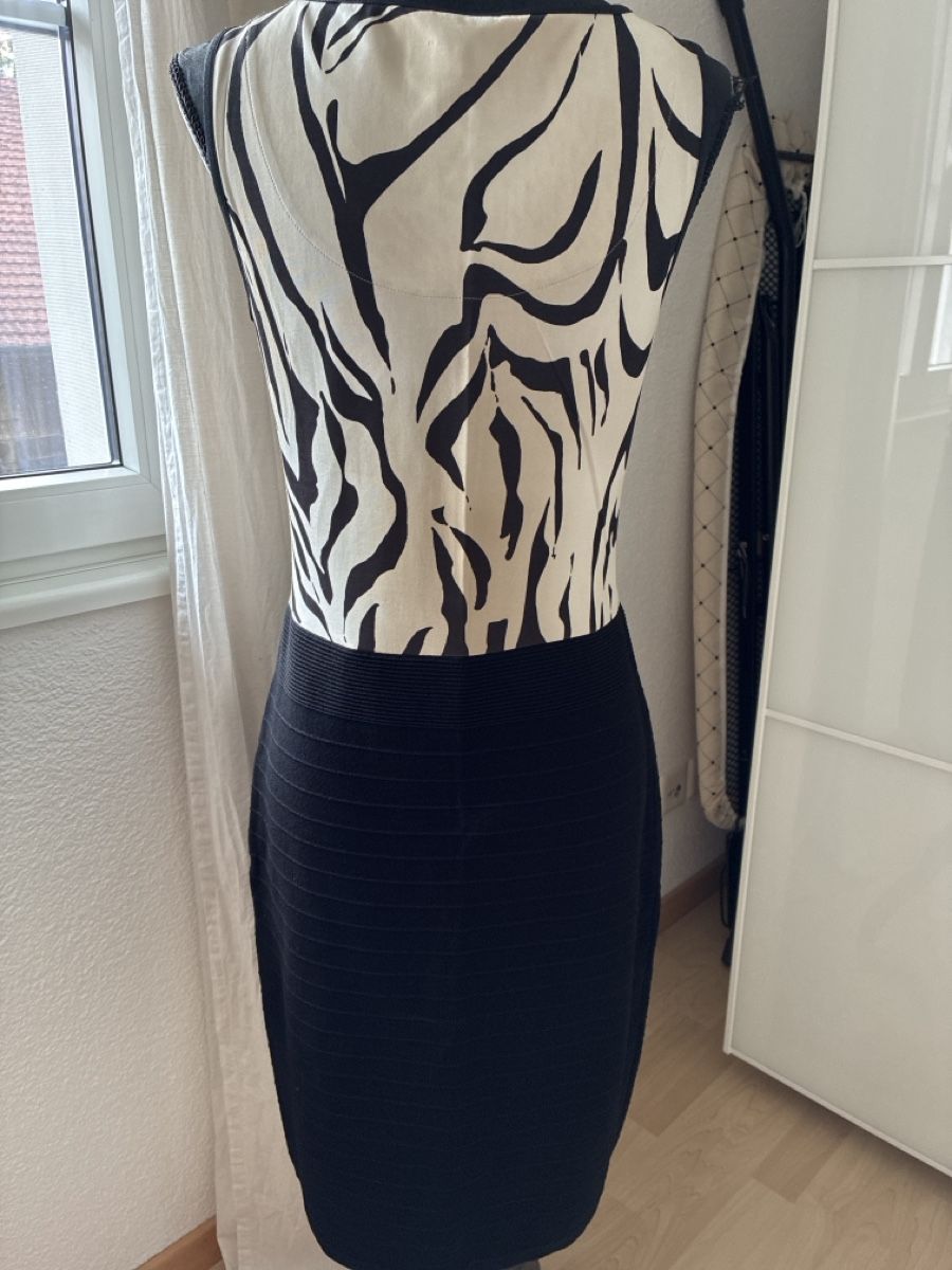 Marc Cain Robes: Marccain Kleid Nr.3 – D'occasion à Rutschwil par Bema1 2