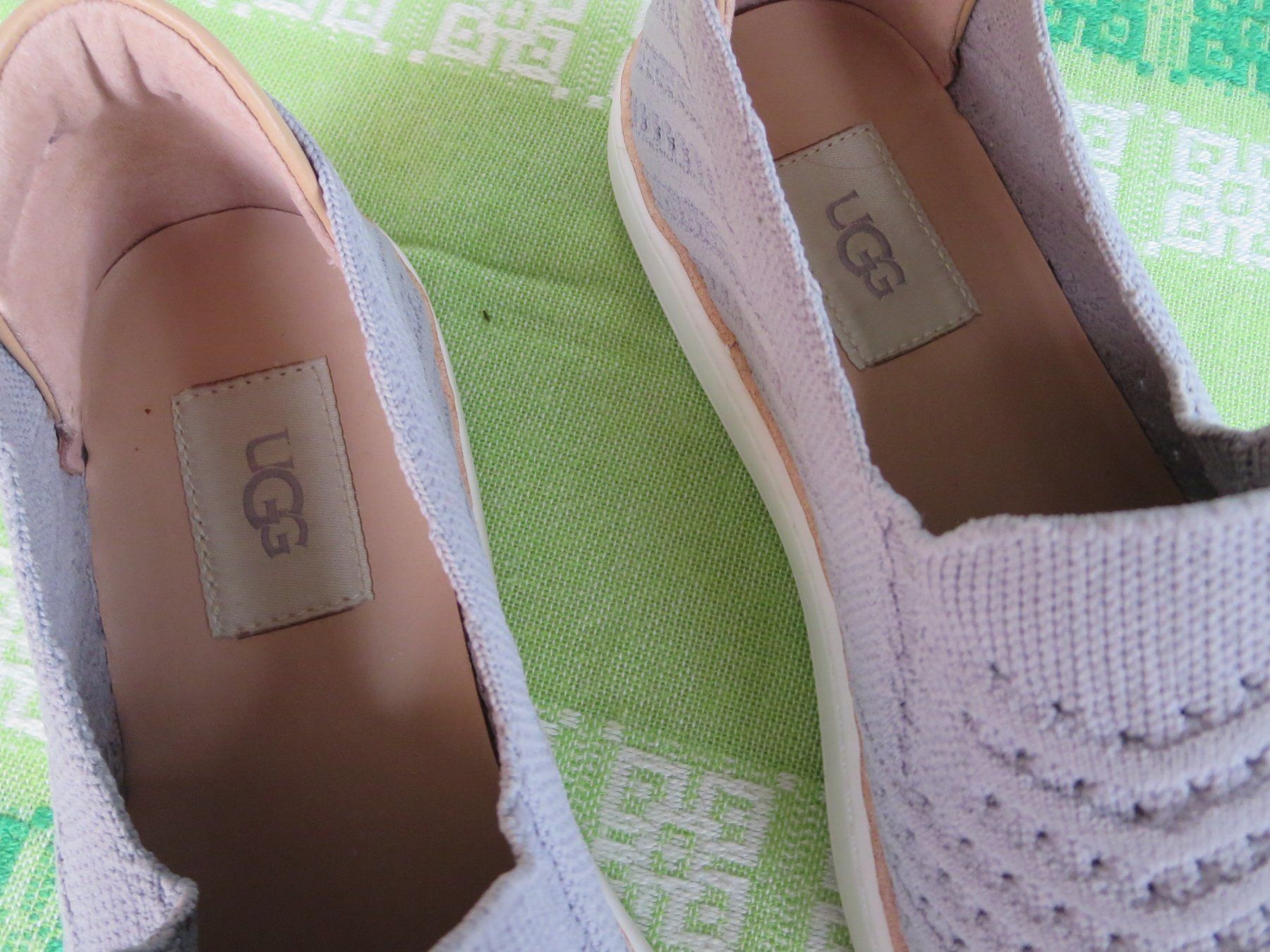 Ugg Damenschuhe: UGG Damen Textile  Sneaker /Gr. 39 – Gebraucht aus Wallisellen von Arvenstube 1