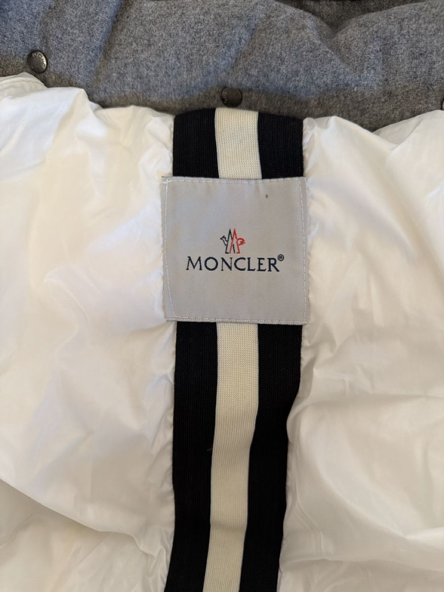 Giacche: Moncler Daunenjacke grau  – Usato da Elgg venduto da aweb92 1