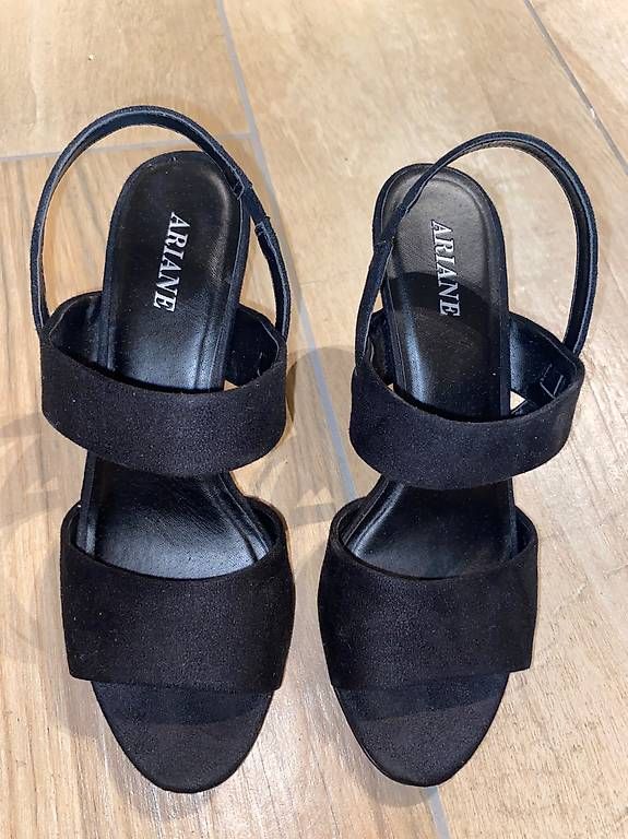 Damenschuhe: schwarze getragene Sandalen Gr. 38 – Gebraucht aus Hausen AG von corinne_g