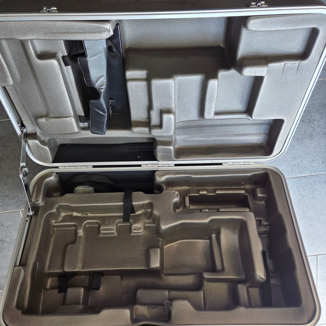 Valigie: Kamerakoffer - Robuster Transportkoffer..Top.. – Usato da Stans venduto da Ducati16 8