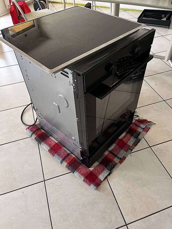 Cucine: Backofen und Induktionskochfeld V Zug – Usato da Riazzino venduto da ari_5j5d 1
