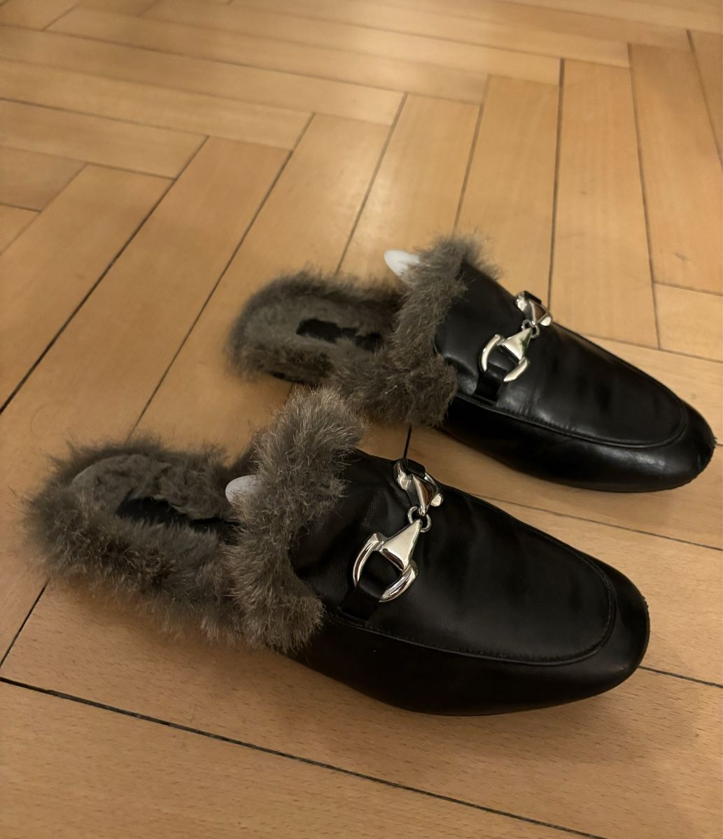 Scarpe da donna: Pasito Leder-Slipper Gr. 39 mit Fellimitat – Usato da Zürich venduto da BorjaCastillo 1