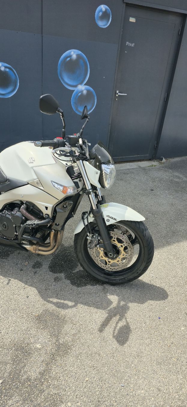 Suzuki Strada: Suzuki GSR 600 2010 – Usato da Chur venduto da zul_9psr 6