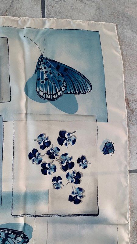 Longchamp Foulards, Tücher & Schals: Carré Longchamp – Gebraucht aus Hauterive NE von Paby 3