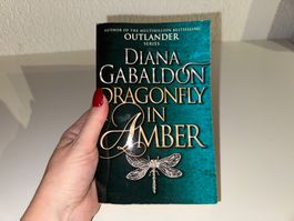 NOVEL: Diana Gabaldon, Dragonfly in Amber, Outlander Series
