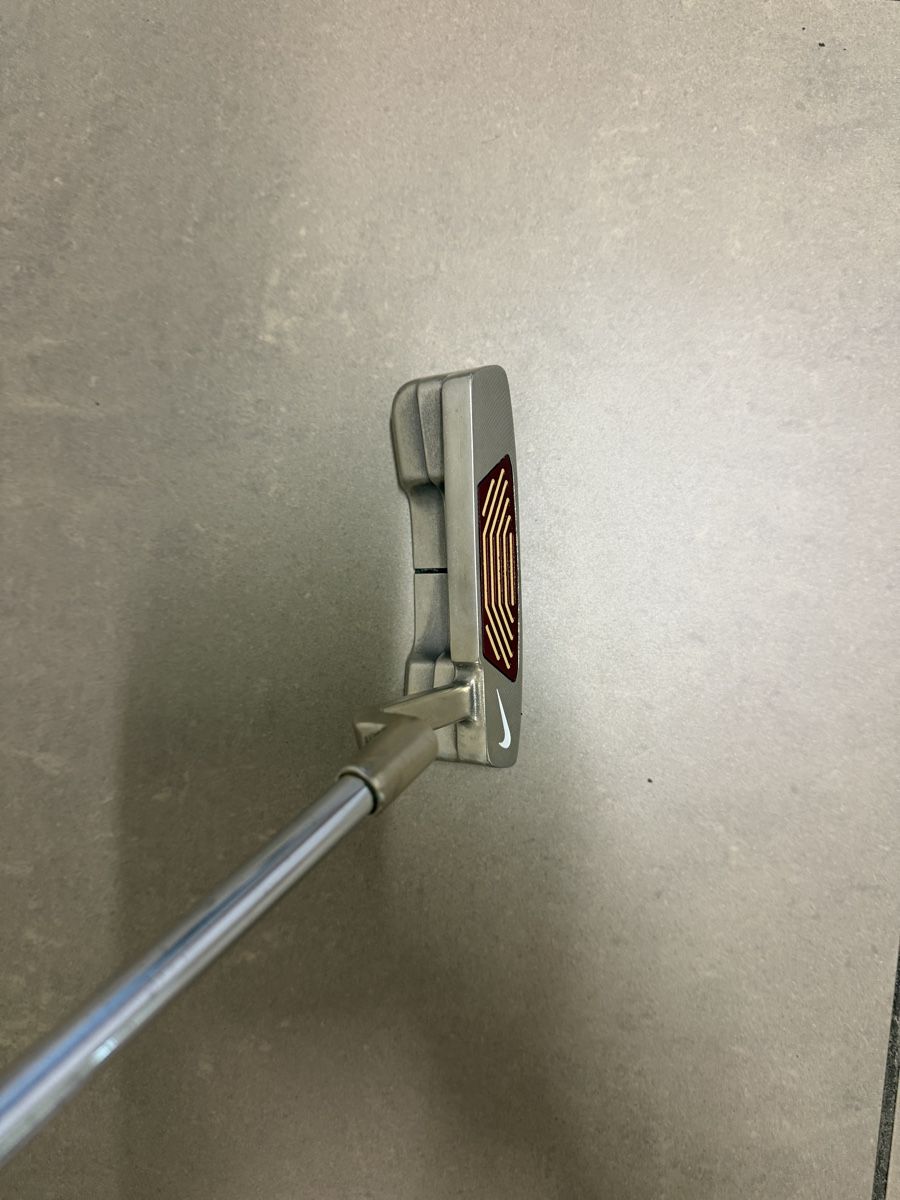 Nike Mazze & Set: Nike Method Core Putter mit Super Stroke Griff, LINKS – Usato da Fehraltorf venduto da Burrito1 1