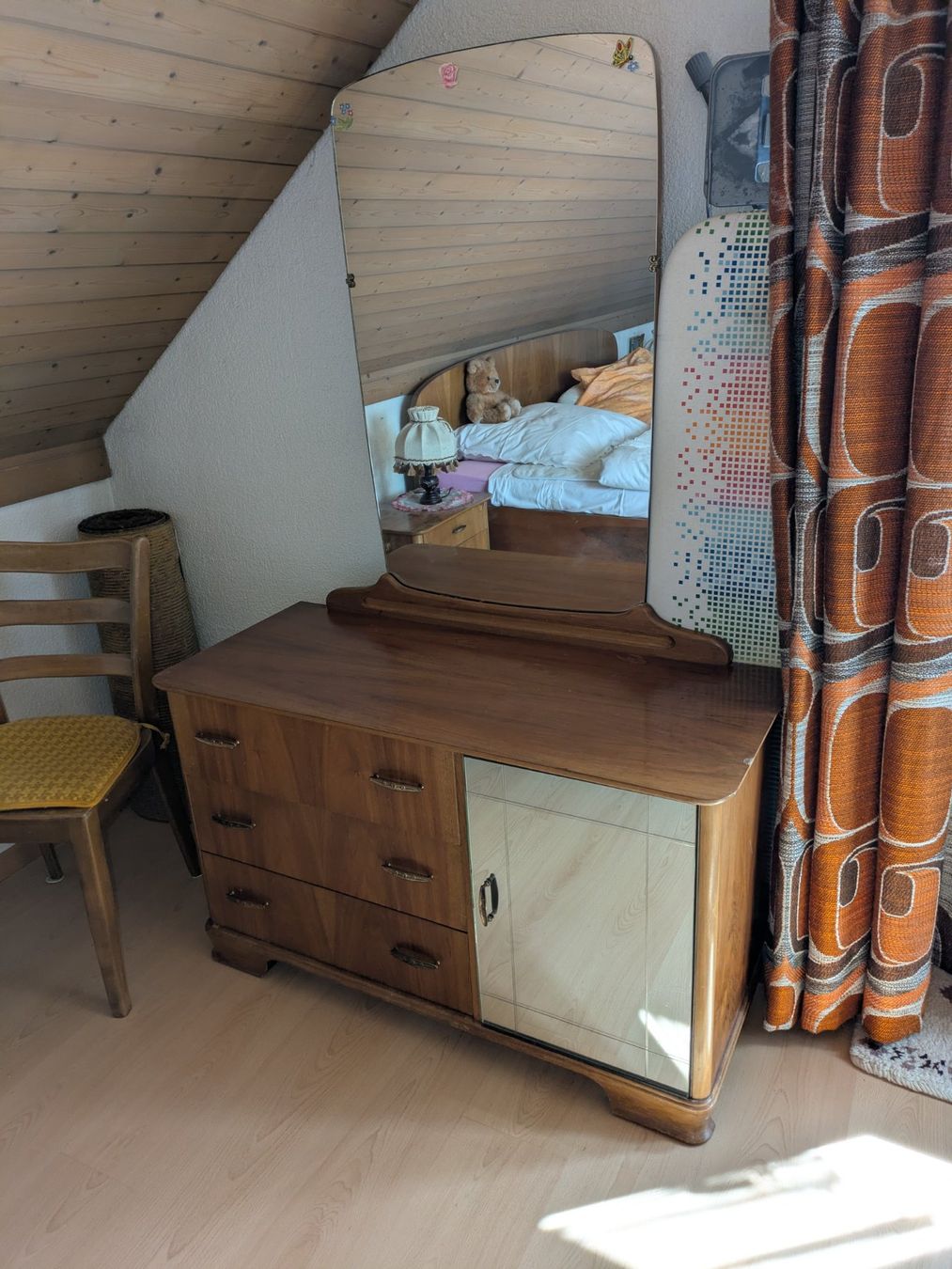 Commodes: Kommode antik mit Spiegel – D'occasion à Rutschwil par ern_pf7j