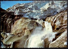 GLETSCH Die Quelle der Rhone mit Rhonegletscher