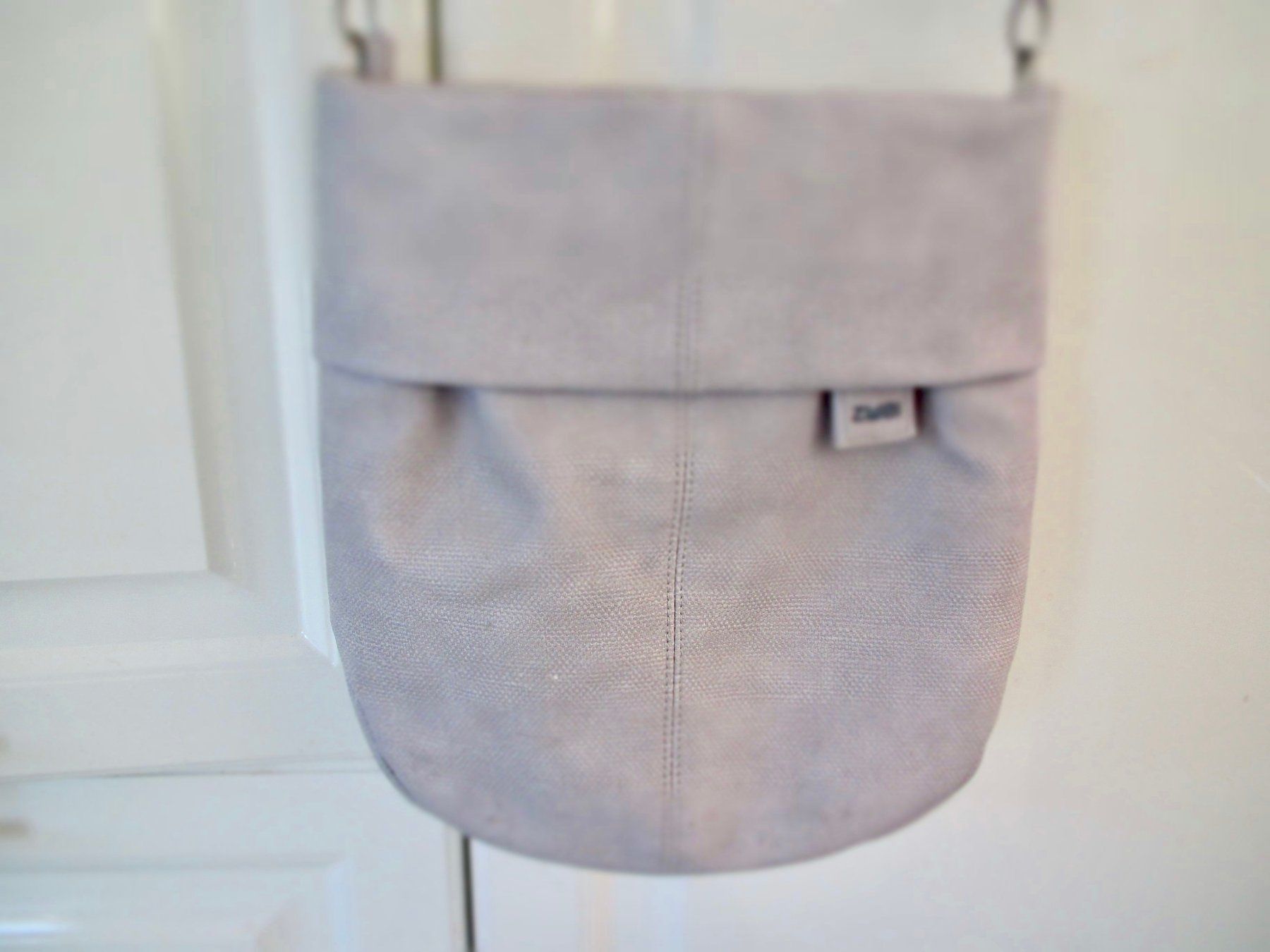 Zwei Taschen für Damen: SAC EN BANDOULIERE ZWEI – Gebraucht aus Murten von Selliot 1