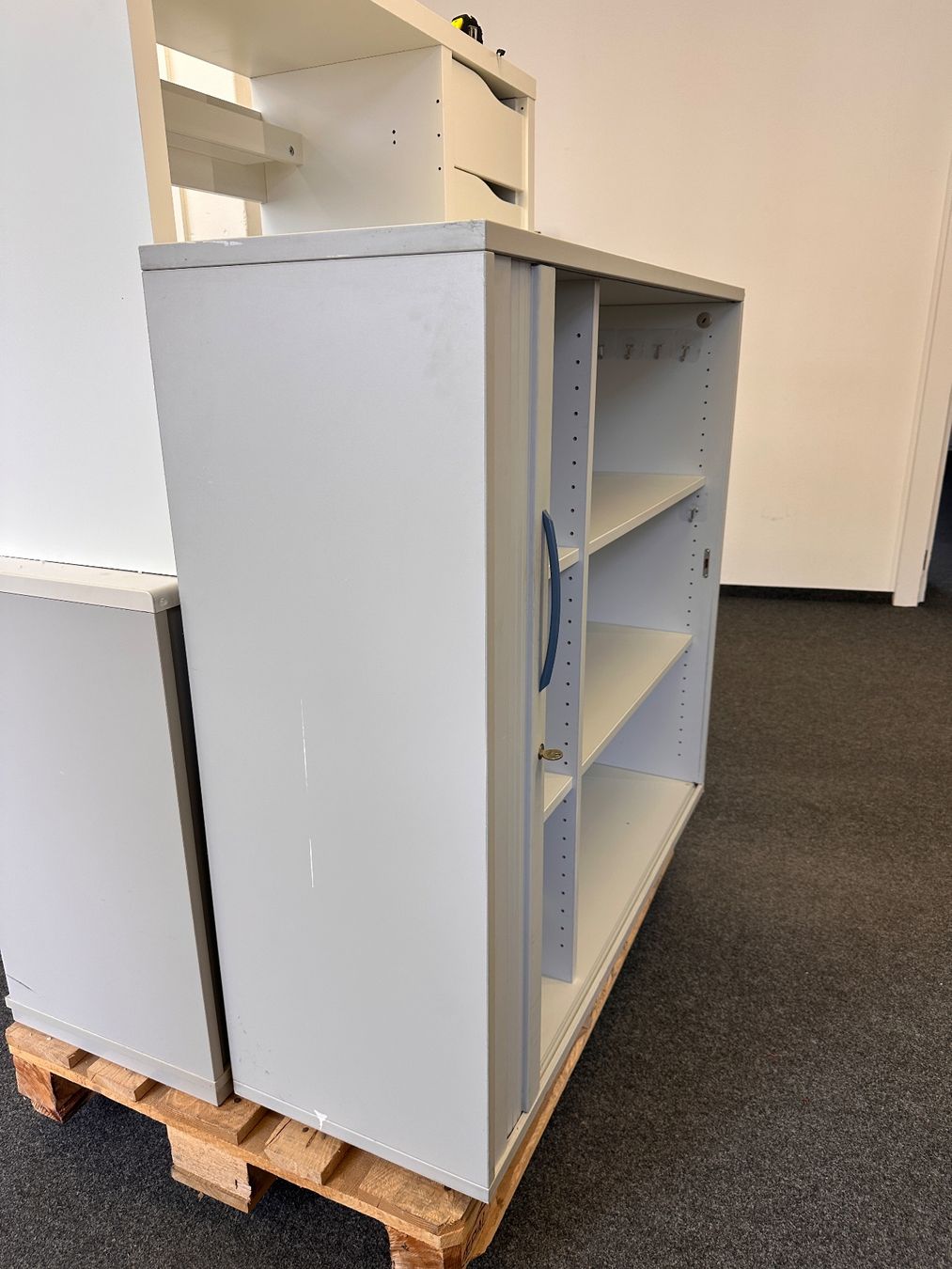 Schränke: Rollladenschrank – Gebraucht aus Winterthur von StiftungSchleife 3