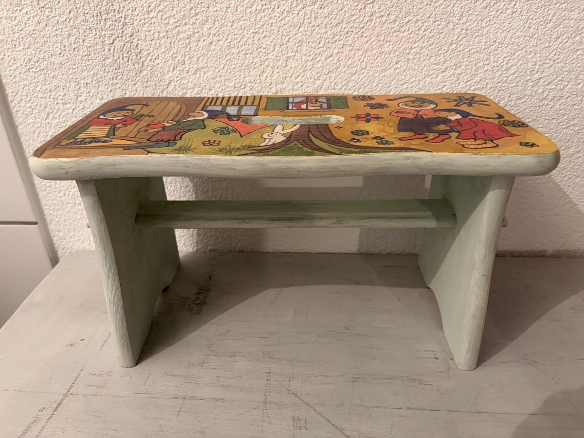 Hocker: Kinderschemel – Gebraucht aus La Cibourg von pantokrator 1