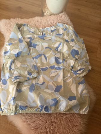 Leichte Sommerbluse mit Blumenmuster, Grösse 38, Top!