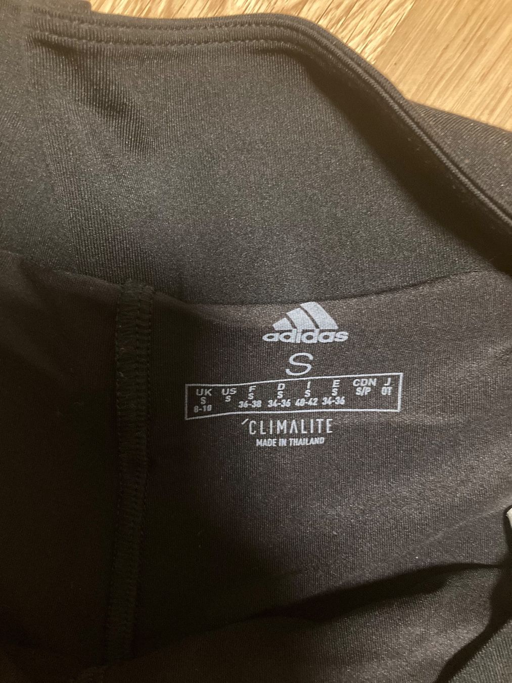 Adidas Pantaloni: Shorts Adidas – Usato da Uster venduto da Kalici1 2