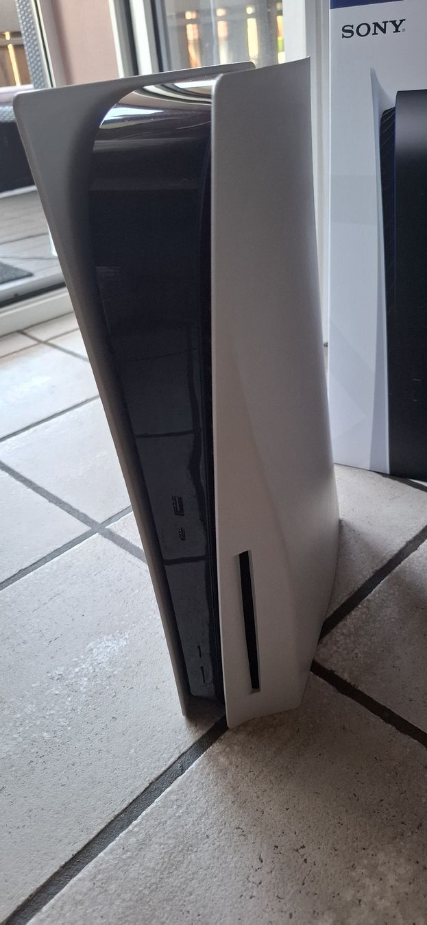 Sony Console: Playstation 5 Disc Version – Usato da Rorschacherberg venduto da Astralis 1