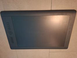 Wacom Intuos PTH-6 Medium Graphics Tablet with case & Pen!