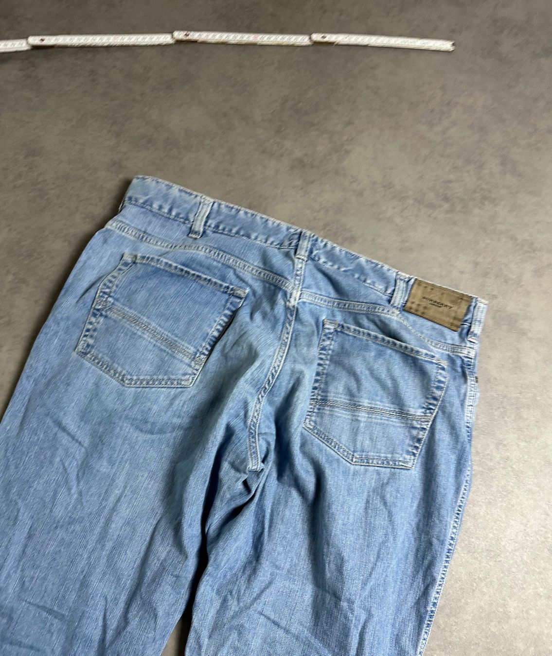 Jeans: Burberry Jeans Grösse M – Gebraucht aus Wolfhalden von GodzillaArchive 8