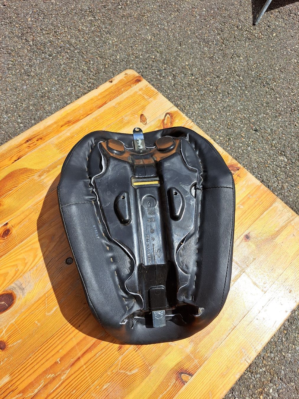 Harley-Davidson Tutti i ricambio per moto: Harley-Davidson Street Bob Orginal Sattel – Usato da Jona venduto da Crazy_l 1