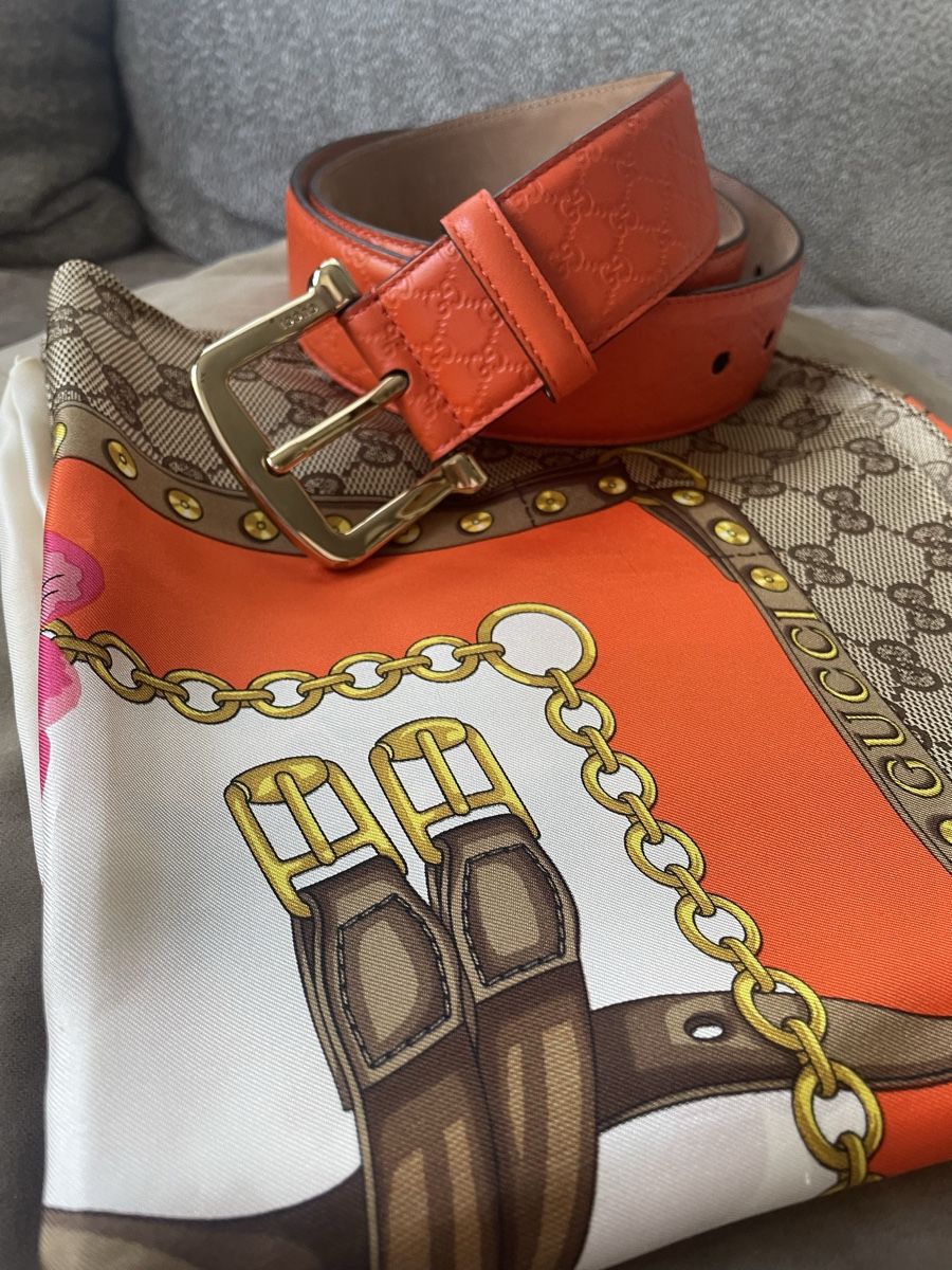 Gucci Foulards, Tücher & Schals: Wunderschönes Seidenfoulard von Gucci – Neu (gemäss Beschreibung) aus Zürich von Caracol1998 3