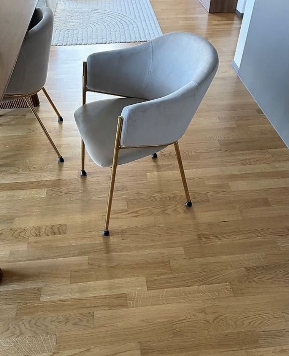 Sedie: 6 Samtstühle beige – Nuovo (secondo la descrizione) da Wädenswil venduto da sinuuro