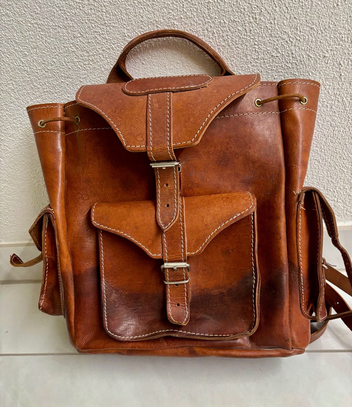 Zaini: Sac à dos en cuir, vintage, per pc, documents... – Usato da Losone venduto da courrier 9
