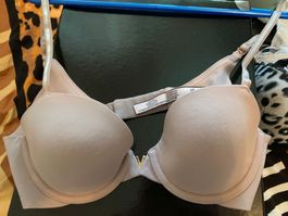 Soutien-gorge Victoria's Secret, taille 32C - État neuf!