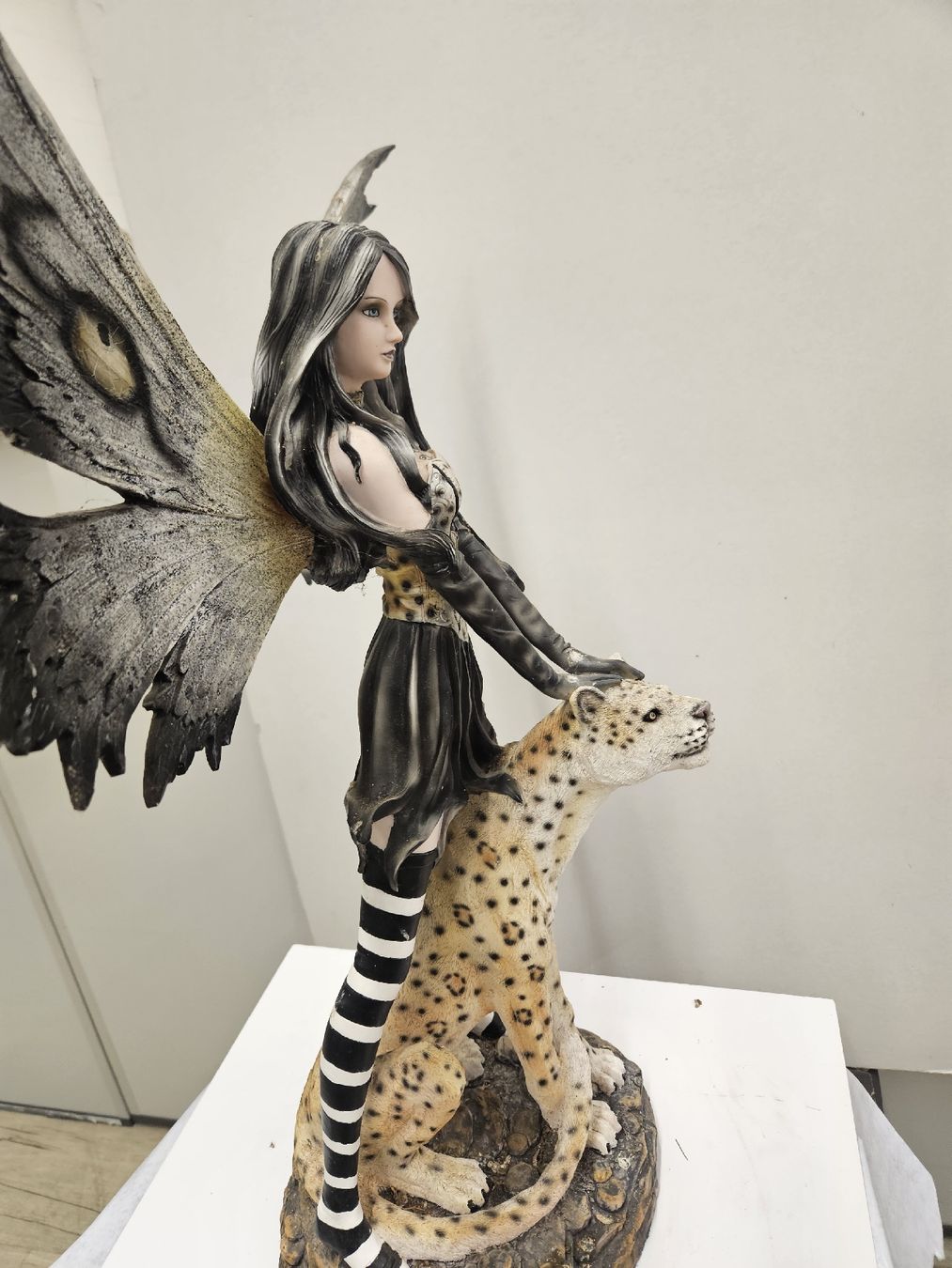 Statuette: Elfe mit Leopard 65x30cm  – Nuovo (secondo la descrizione) da Dielsdorf venduto da Kenan997 3