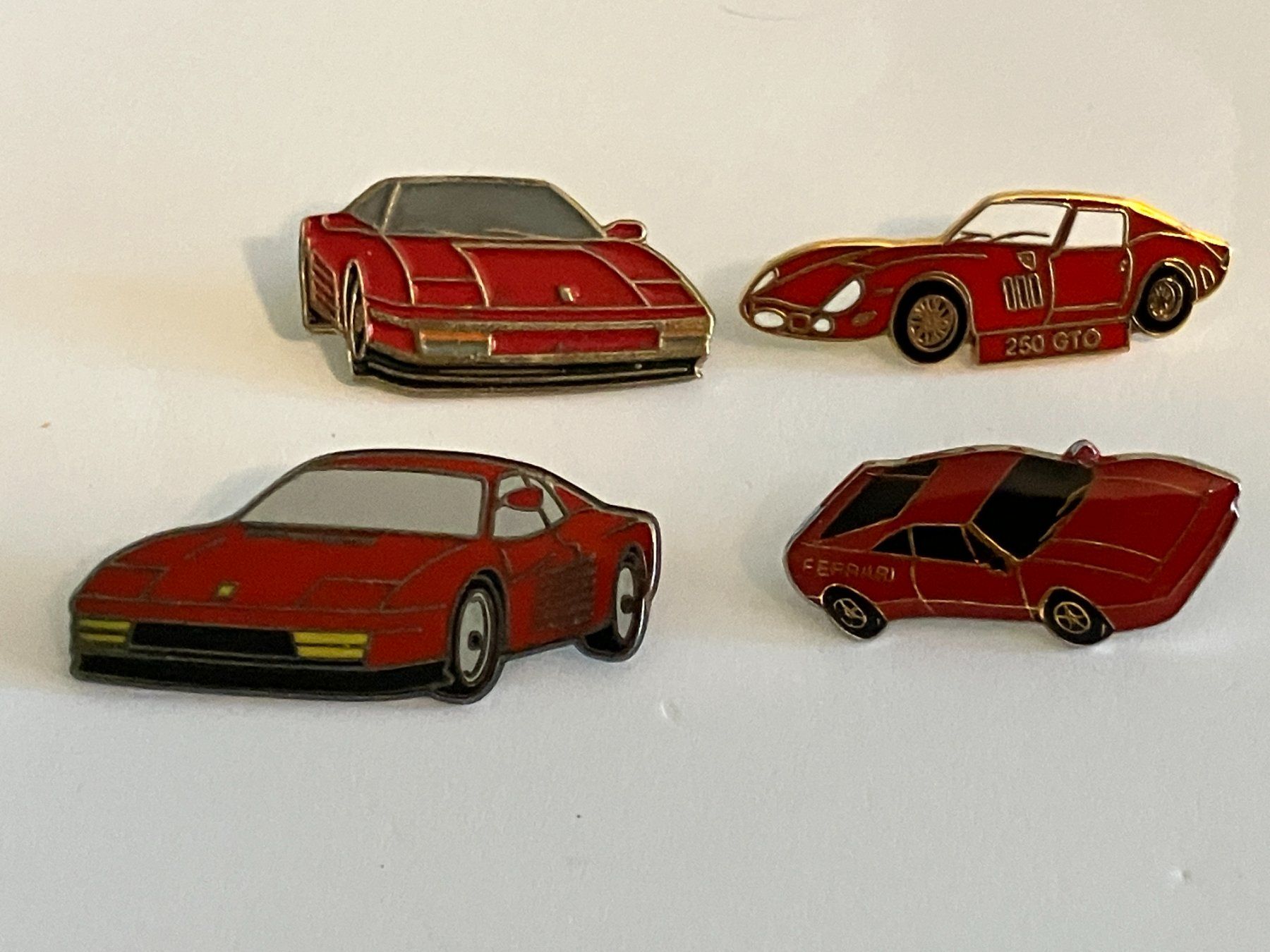 Placchette & Badge: 4 Pin Ferrari – Usato da Basel venduto da djwwpp