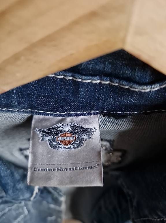 Harley-Davidson Jacken: Haley - Davidson Bejeweled Logo Patch Denim Jacke GR.M – Gebraucht aus Stüsslingen von bluenergy01 2