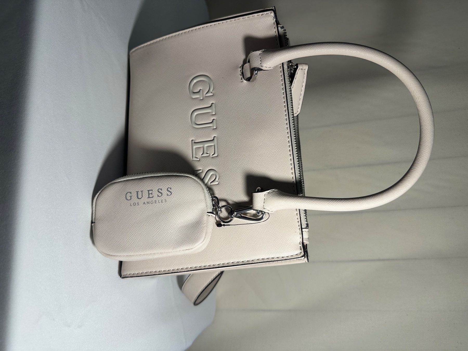 Guess Borse da donna: Rodney Satchel de la marque Guess. – Nuovo e nell'imballaggio originale da Onex venduto da eri_jx6q