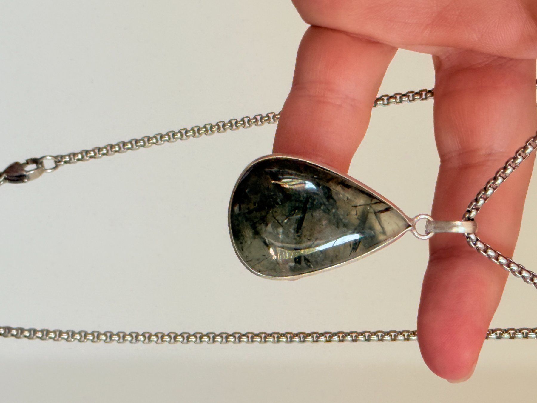 Colliers: Collier avec Labradorite – Neuf avec emballage d'origine à Genève par AWWA 2