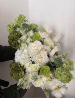 Bouquet de fleurs artificielles, blanc et vert