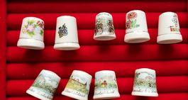 Sammlung Porzellan Fingerhüte LOT   div. Motive Total 9 Stk