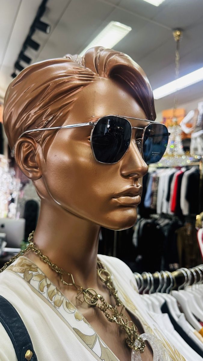 Burberry Occhiali & Lenti: Burberry Sonnenbrille neu – Nuovo e nell'imballaggio originale da Lachen SZ venduto da HelvetiaLuxury