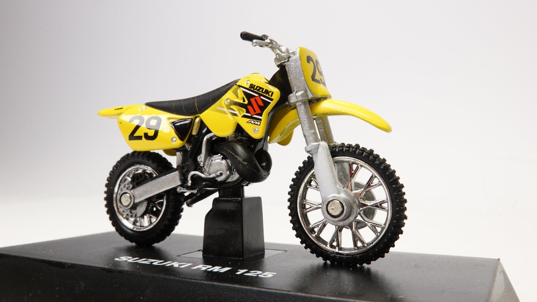 Modellautos: e54 1/ 32 NewRay SUZUKI RM 125 – Gebraucht aus Thun von evinka_gmbh 6