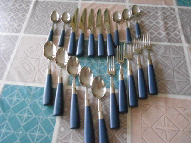 Set di posate: 20 Teiliges Besteck blau – Usato da Flühli LU venduto da primula-47 1