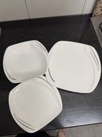 Geschirr-Set weiss mit Dekor  für 12 Personen