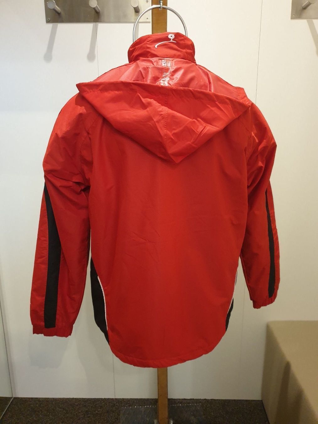 Jacken: GPARD HERREN JACKE ROT      GR. S – Neu und originalverpackt aus Zürich von LIQUIDATOR.CP 2