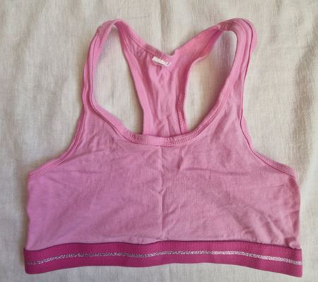 Schickes Sport-Top / Sport-BH für Mädchen Gr. 8-9