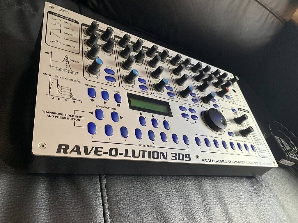 Musikinstrumente: Quasimidi Rave-O-Lution 309 – Gebraucht aus Zürich von LeoGd