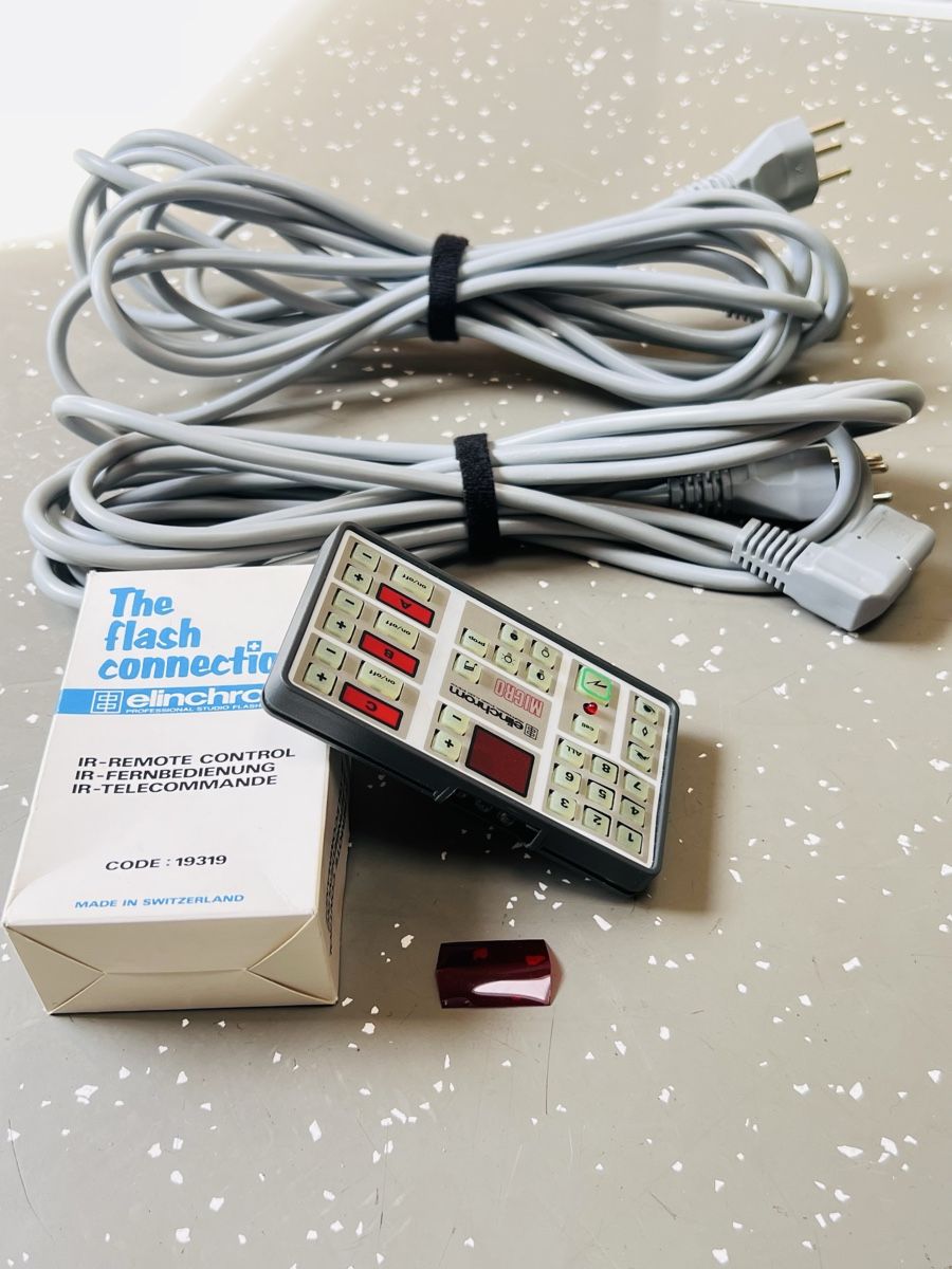 Elinchrom Flash: Elinchrom 3x 750 Micro Studioblitz Set 2250Ws komplett im Or – Usato da Winterthur venduto da gue_yf9d 7