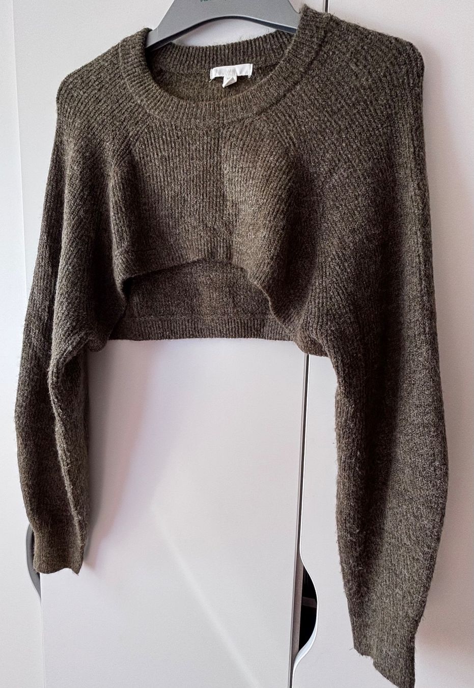 H&M Pulls & Sweat-shirts: Kurzpullover XL / 44-50 oliv  => Ab 5.- – D'occasion à Basel par Seele7