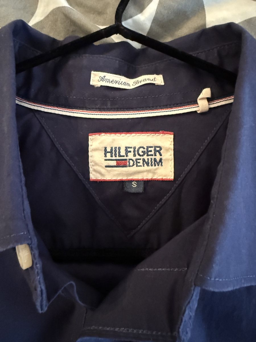 Tommy Hilfiger Hemden: Dunkelblaues Tommy Hilfiger Hemd Gr. S – Gebraucht aus Hinteregg von Burki888 2