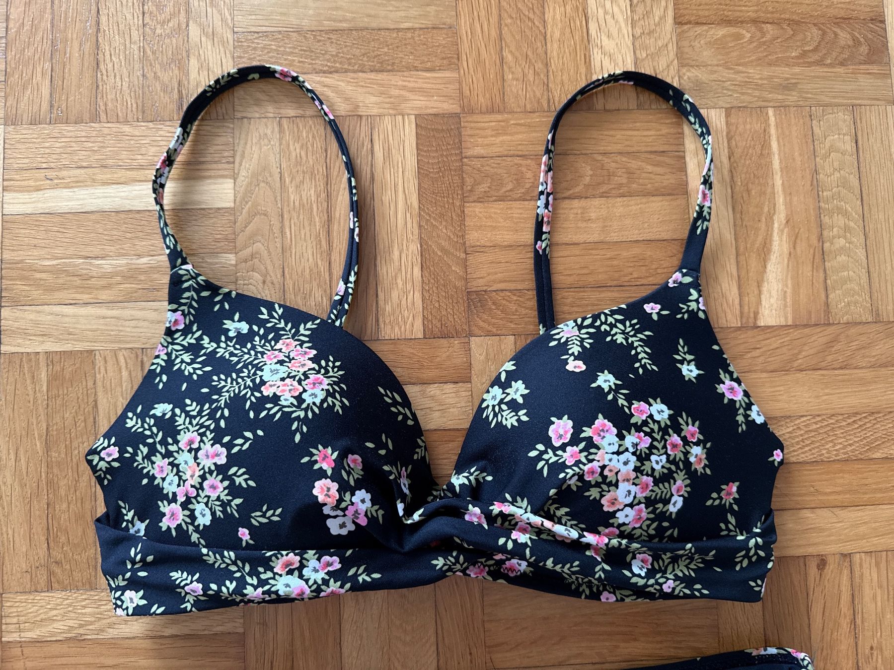 Badekleider & Bikinis: Bikini M – Gebraucht aus Horgen von linuxrp 1