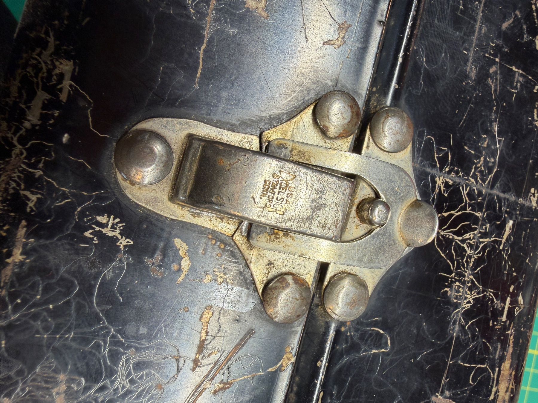 Tutti gli attrezzi: Vintage  Werkzeugkasten mit hammer – Usato da Niederhasli venduto da swissbrocki 2