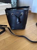 Schwarze Furla Bucket Bag aus Leder