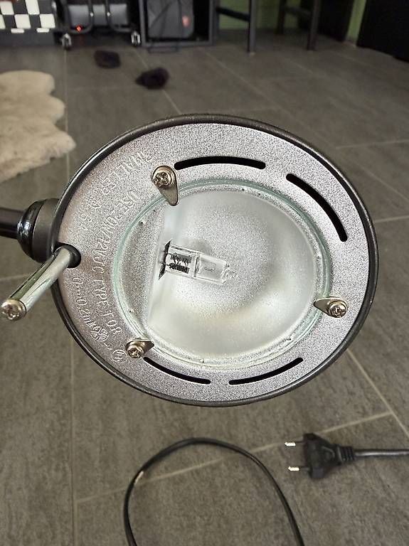 Lampade: Schwarze Schreibtischlampe – Usato da Chur venduto da van_6qs7 2