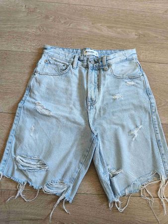Shorts en jean Pull&Bear délavé et déchiré taille 29