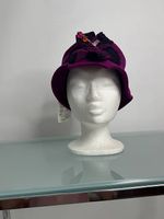 Damen Wollhut Cloche Fuchsia mit Spitze Gr. 5456