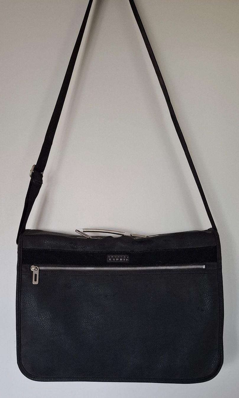 Esprit Borse: Schwarze Umhängetasche von Esprit – Nuovo (secondo la descrizione) da Füllinsdorf venduto da vmn